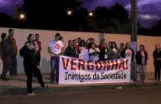 Três Barras - Professores fizeram protesto na última quinta dia 20