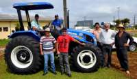 Reserva do Iguaçu - Prefeitura realiza entrega técnica de trator à Associação de Produtores Rurais