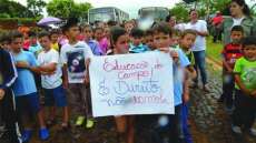 Cantagalo - Manifesto contra fechamento de turmas