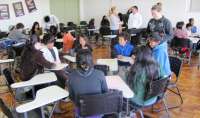 Laranjeiras - Acadêmicos da UFFS ministram oficina de matemática a alunos indígenas