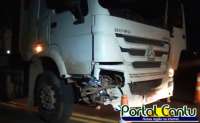 Guaraniaçu - Veículo invade pista e bate em Bitrem carregado de soja