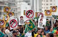 Facebook tira do ar página de grupo Anti-Dilma por &#039;conteúdo impróprio&#039;