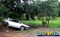 Guaraniaçu - Motorista perde controle de Honda Civic e bate em árvore