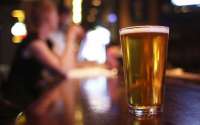 Segundo pesquisa, uma cerveja &quot;deixa as pessoas mais sociáveis&quot;