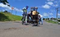Pinhão - Secretaria de Obras realiza operação “Tapa Buraco” na cidade