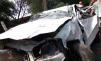 Pinhão - Veículo capota na PR 170 e cinco pessoas ficam feridas