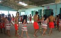Pinhão - Dia do índio é lembrado com apresentação de grupo kaingang na escola Prof. Eroni