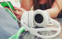 Pesquisa aponta que jovens têm perda de audição precoce