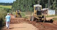 Pinhão - Estradas rurais recebem manutenção para início da colheita