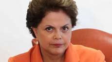 Oposição cobra explicações sobre parada de Dilma em Portugal