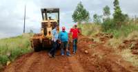 Goioxim - Prefeitura realiza readequação de estradas rurais
