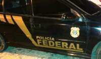 Erro de português “entrega” carro com adesivos falsificados da PF