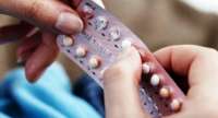 Mulheres que não tomam anticoncepcional devem parar de beber, afirma pesquisa