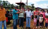 Goioxim - Prefeito faz entrega de Equipamentos Agrícola para pequenos agricultores do município