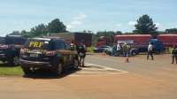 Caminhoneiros aceitam negociar, mas trechos seguem bloqueados no Paraná