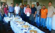 Laranjeiras - Sirlene Svartz reúne secretarias para o Café com a Prefeita