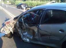 Cantagalo - Colisão entre carro e caminhão deixa um ferido
