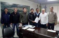 Guaraniaçu - Prefeito recebe minuta do Projeto de Incentivo a Geração de Emprego do Legislativo