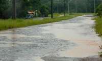 Laranjeiras - Enquanto asfalto não chega, prefeitura vai resolver problema de alagamento na Santos Dumont