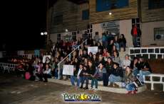 Laranjeiras - Manifestação em frente a câmara, contra o fechamento da Unicentro, marcou a noite desta segunda