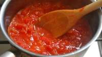 Entenda a diferença entre polpa, molho e extrato de tomate