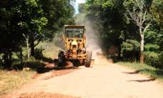 Laranjeiras - Secretaria de Viação trabalha na recuperação de estradas para garantir qualidade no escoamento da produção