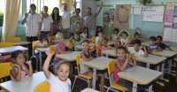 Pinhão - Prefeitura entrega novas carteiras para escolas municipais