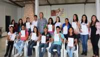 Pinhão - Prefeitura prestigia entrega de certificados para alunos da Fundação Foco de Luz