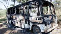 Pinhão - Micro-ônibus da Prefeitura é destruído por incêndio