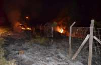 Laranjeiras - Bombeiros controlam fogo às margens da BR 277
