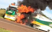 Caminhão da Fórmula Truck pega fogo