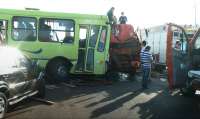 Ônibus, caminhões e carro batem e 25 pessoas ficam feridas em Foz do Iguaçu