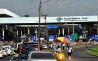 Governo reduz cota de compras no Paraguai de 300 para 150 dólares