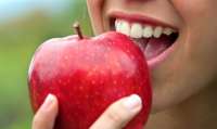 Comer maçã dá fome: é mito ou verdade? Conheça os vários benefícios da fruta