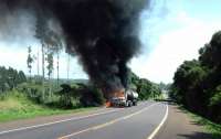 Ibema - Caminhão carregando óleo vegetal pega fogo na 277