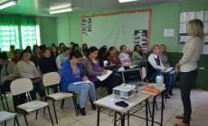Reserva - Professores recebem curso de capacitação da Editora Positivo