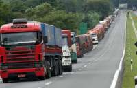 Pesquisa revela que quase metade dos caminhoneiros do país estão endividados