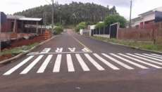 Nova Laranjeiras - Ruas do Loteamento Bueno receberam pinturas das faixas de sinalização