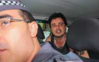 Cantor sertanejo Renner é detido por embriaguez após provocar acidente