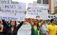 Manifestantes fazem protesto contra reeleição de Dilma em São Paulo e Brasília