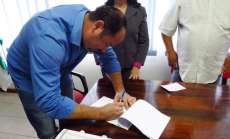 Cantagalo - Prefeito oficializou doação do terreno para novo Fórum Eleitoral
