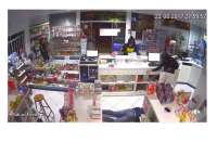 Pinhão - Bandidos assaltam a farmácia Água Azul, na noite desta quarta
