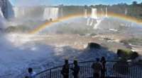 Cataratas do Iguaçu são fechadas por causa de inundações no Paraguai