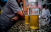 Guia alerta sobre consumo precoce de bebidas alcoólicas entre jovens