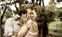 Termômetro da relação, beijo mantém o casal em alta
