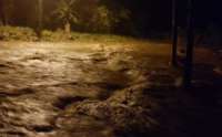 Forte chuva causa enchente e deixa desabrigados em Paranaguá