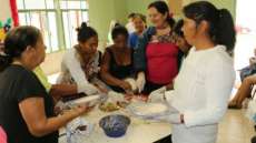 Reserva do Iguaçu - Oficina promovida pelo CRAS ensinou mulheres a confeccionar ovos de Páscoa