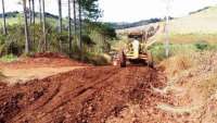 Candói - Comunidades de Rio Bonito e Assentamento 08 de Outubro recebem melhorias nas estradas rurais