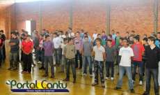 Guaraniaçu - Jovens participam da entrega dos Certificados de Dispensa de Incorporação e compromisso a Bandeira