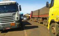 Protestos de caminhoneiros continuam em rodovias do Paraná